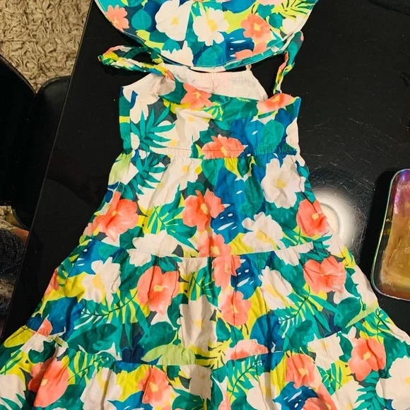 Dress - Picture 2 of 2